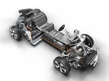 BMW Wins 2015 Engine Of The Year Award For i8 Hybrid Engine