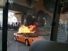 Delhi: Lamborghini Gallardo Goes Up In Flames!