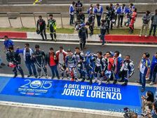 Jorge Lorenzo Rides Around BIC With Yamaha YZF-R3 Owners