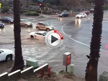 Lamborghini Gallardo Wades Through Flooded Road - Lamborghini Submarine?