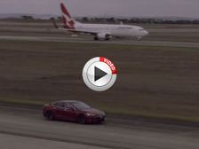 Tesla Model S P90D Races Boeing 737 - Video