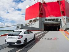 2017 Honda Civic Hatchback Caught Undisguised While Shipping