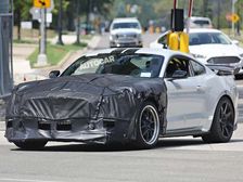 Spy Pics: Ford Mustang Shelby GT500 Spotted Testing