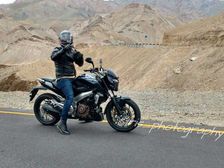 Bajaj Pulsar VS400 Production Model Spied Without Camouflage