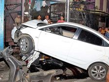 Drunk 26-Year Old Woman Crashes Car, Kills One