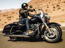 Harley Davidson Unveils Powerful Milwaukee-Eight Engine