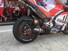 Motogp: Ducati GP16 With Prototype Wheel