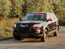 Ford Police Interceptor Runs With No Roof Lights — Spoiler!