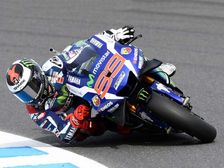 Rossi & Lorenzo Battle For 2nd Place In MotoGP 2016 Championship