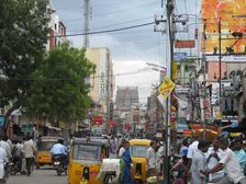 Madurai Prepares Itself For Diwali Celebrations — Bans Auto Rickshaws And Cars