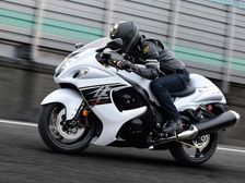 2017 Suzuki Hayabusa Launched; Three New Colours Revealed