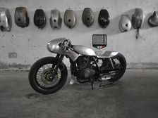 This Royal Enfield Himalayan Is A Perfect Salt Racer