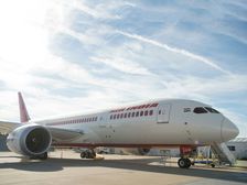 Boeing 787 Pilots Ordered To Reboot Planes Regularly — Passenger Plane Or A Faulty Flying Computer