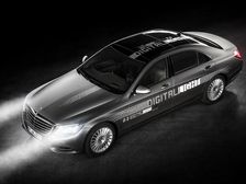 Mercedes-Benz Unveils Digital Light Technology