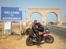 Record: Fastest East To West Ride On A Mahindra