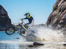 Husqvarna Reveals Fuel Injected Two-Stroke Enduro Bikes