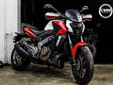 Bajaj Dominar 400 Custom Wrap With Red And White Matte Finish — Simple Yet Dynamic!