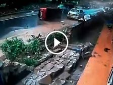Video: WagonR Crashes Into Concrete Wall And Swift Dzire; Occupants Safe