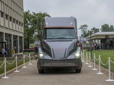 Cummins Unveils Electric Heavy-Duty Truck