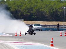 Man Hits 261kph Riding Rain Water Powered Rocket Trike — The Cleanest Way To Insanely Fast?