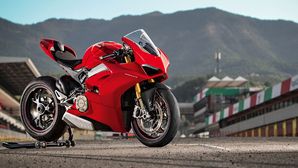 Ducati Panigale V4 Launched in India - Prices Start At Rs 20.53 Lakh
