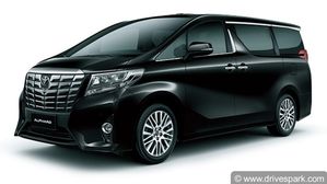Auto Expo 2018: Toyota Alphard Luxury MPV To Be Showcased