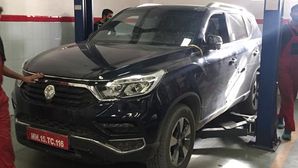 Mahindra XUV700 Spied Testing In Desert Heat — Will Rival The Toyota Fortuner