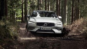 2019 Volvo V60 Cross Country Revealed — Will It Make Its Way To India?