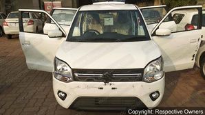 New Maruti WagonR’s Interior Spy Pics Prove It’s a Strong Rival To The Hyundai Santro