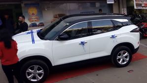 Tata Harrier Modified By Dealership — White/Black Dual-Tone Colour Scheme Looks Good
