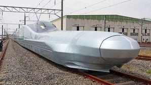 World's Fastest Bullet Train Has A Bonkers Top Speed & An Even Crazier Nose