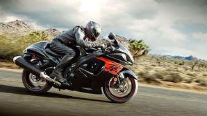 2020 Hayabusa: Suzuki Files Patents For Engine, Semi-Automatic Transmission & Exhaust System