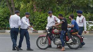 Motorcycle Riders To Pay A Fine Of Rs 1,000 For Riding While Wearing Chappals, Sandals & Flip-Flops