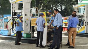 Coronavirus Pandemic: Mumbai Petrol Pumps Refuse Fuel To Customers Without Face Masks