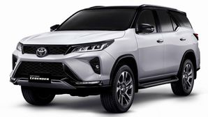 2021 Toyota Fortuner Facelift Unveiled: India Launch Expected Sometime Next Year