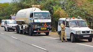 Oxygen Tankers To Be Fitted With GPS Tracker Mandated By MoRTH: FADA Raises Funds