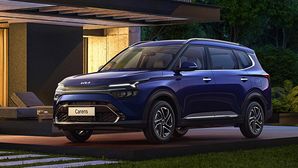 Kia Carens Vs Mahindra XUV700: MPV Or SUV?