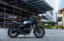 Royal Enfield Hunter 350 Vs TVS Ronin - Design, Features, Powertrain, Price & More