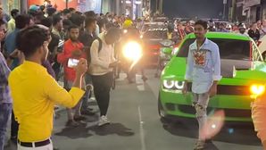 Huge Traffic Jam In Bengaluru – Reason Boils Down To Just Two Car Enthusiasts