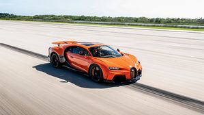 18 Bugatti Chirons Attempted To Reach 400km/h In The Ultimate Customer Experience Flex