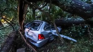 Protect Your Car From Thunderstorms: 5 Simple Steps To Follow