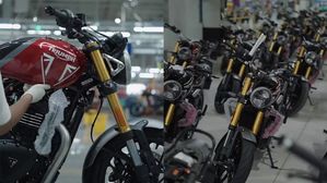 First Batch Of Triumph Speed 400 Motorcycles Dispatched – Deliveries To Commence Soon