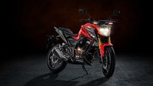 Catch The Authentic Street Warrior: The 2023 CB300F 