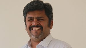 Guide to New Horizons: C Suresh Joins Motorcycle EV Startup Raptee!