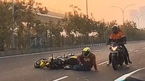 Benelli TNT 300 Riders Daring Overtake Ends in Disaster: A Cautionary Tale
