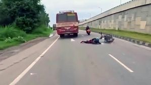 Caught on Camera: Protective Gear Saves Riders Life in India!