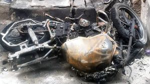 Viral Video: Man Sets Hero Splendor Motorcycle On Fire To Survive Delhi's Chilling Weather