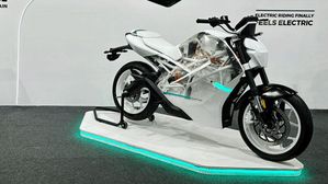 Raptee Energy's High-Performance Electric Bike Steals the Show in Tamil Nadu