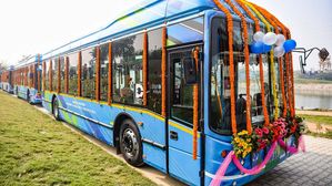 Delhi Revolutionizes Public Transport: Adds 350 New Electric Buses