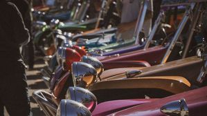Goodwood Revival To Host Historic Beach Buggy And Car Parade Opening